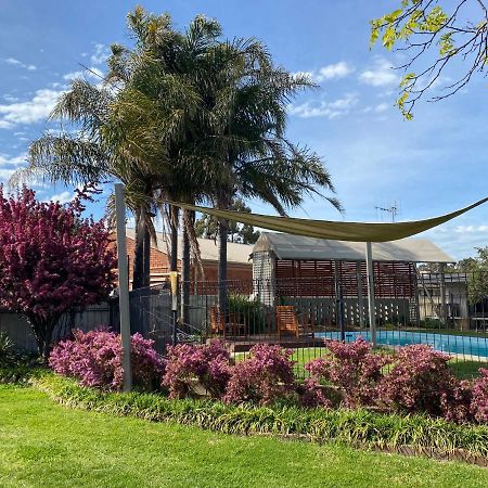 Cobram Colonial Motor Inn 외부 사진