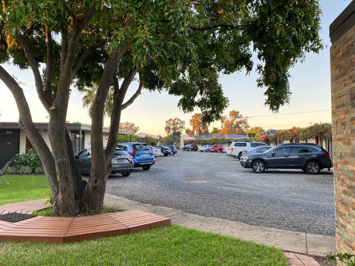 Cobram Colonial Motor Inn 외부 사진