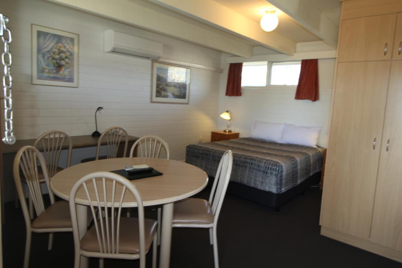 Cobram Colonial Motor Inn 외부 사진