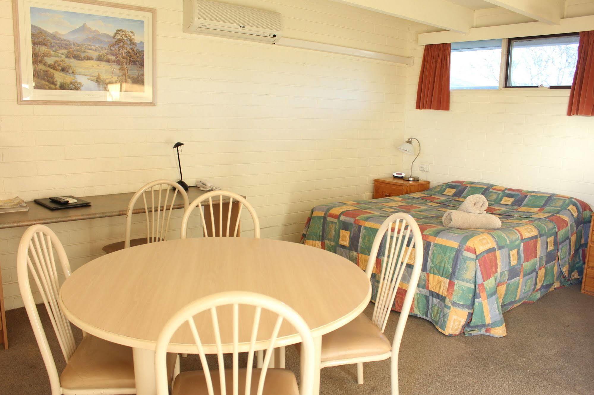 Cobram Colonial Motor Inn 외부 사진