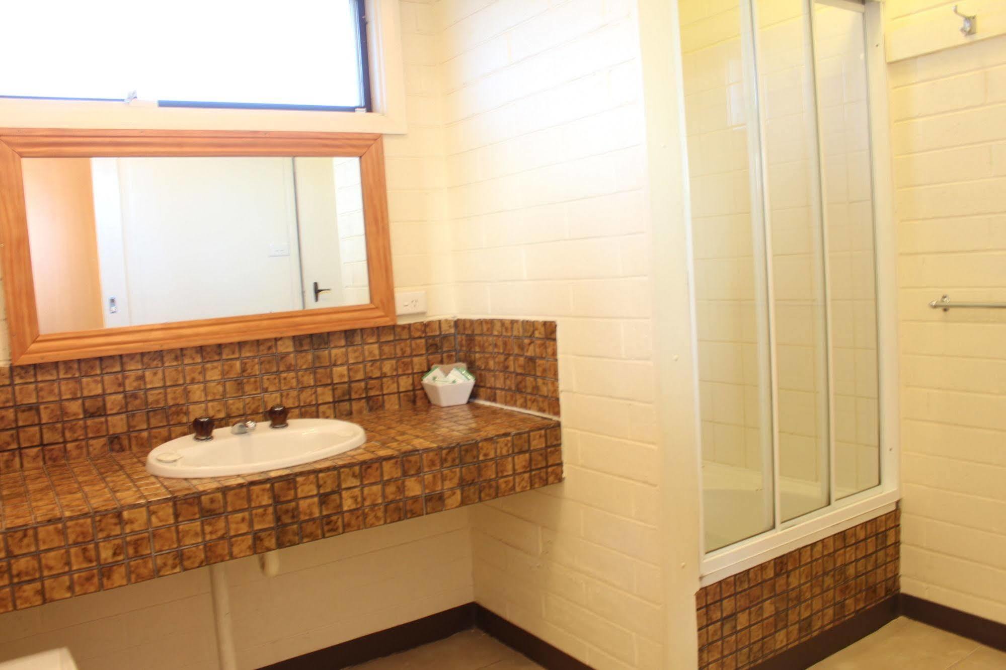 Cobram Colonial Motor Inn 외부 사진
