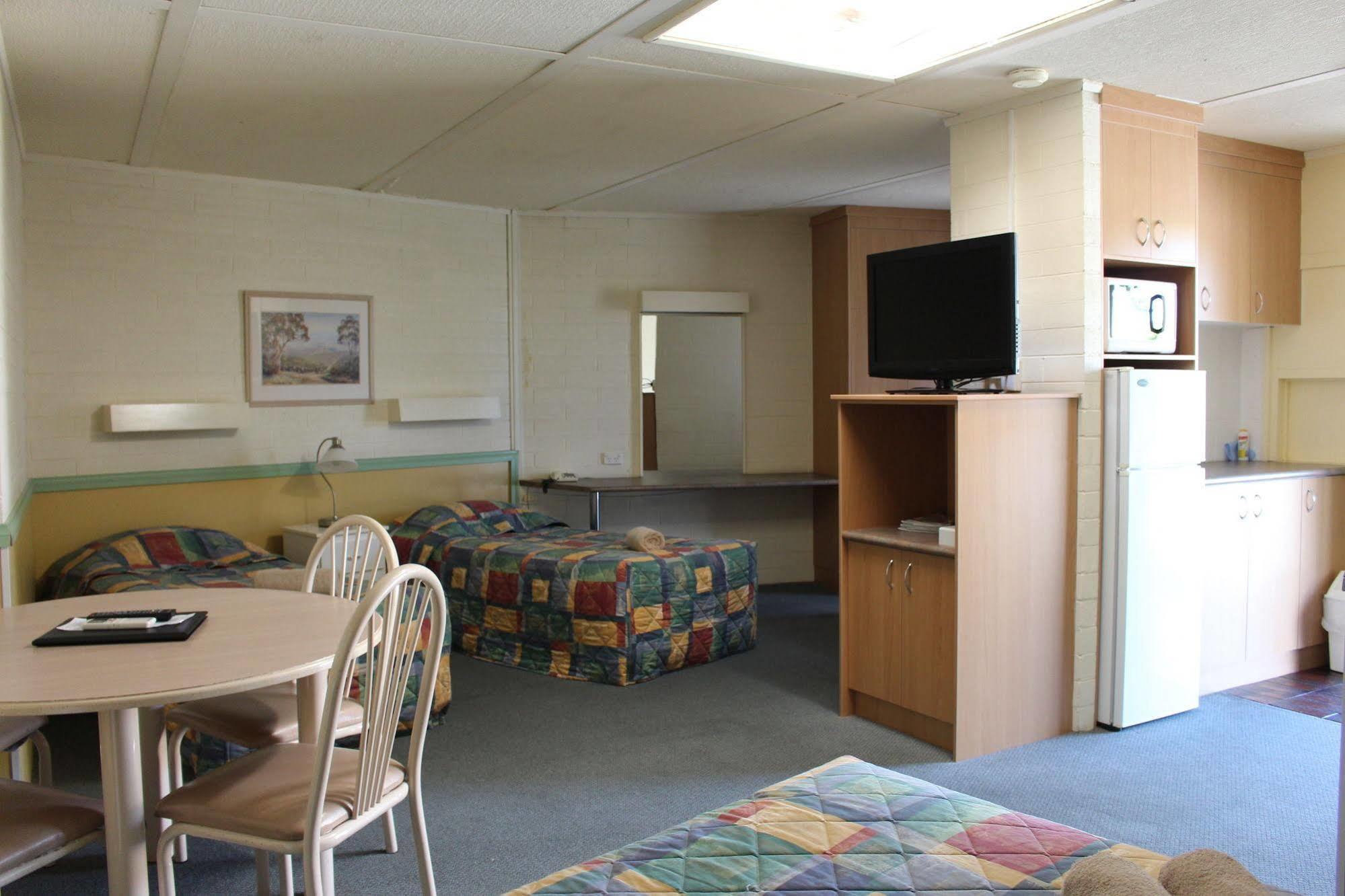 Cobram Colonial Motor Inn 외부 사진