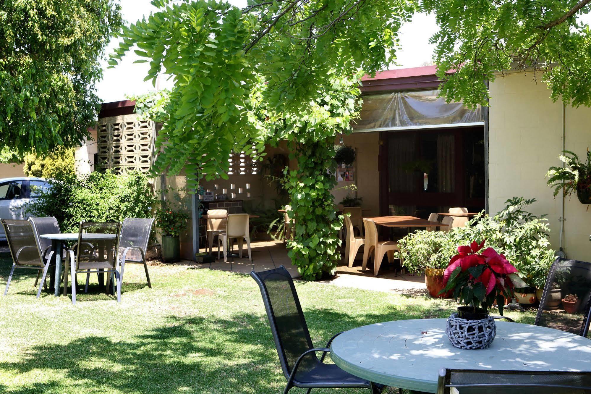 Cobram Colonial Motor Inn 외부 사진